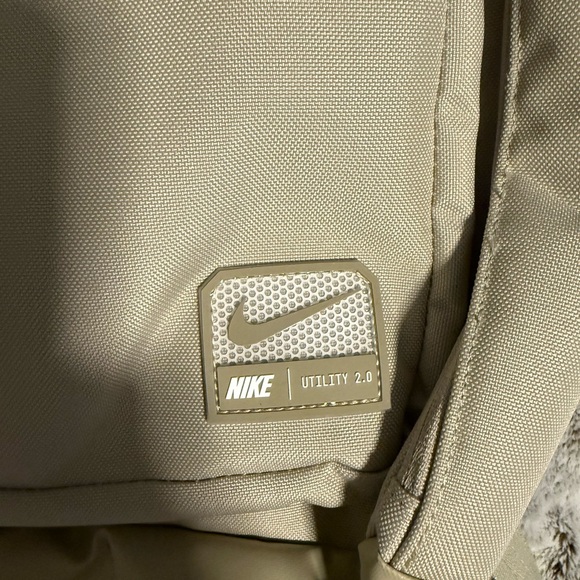 Nike Adult Utility Speed Backpack. Desert Tan. 27L. NWT. - Picture 5 of 6